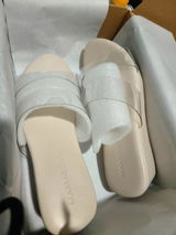 Helen Adriana review photo