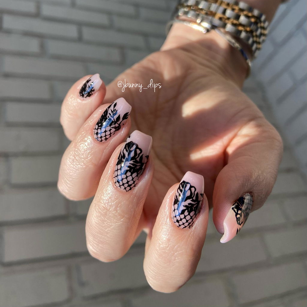 Lacey Lovers (M450) - Nail Stamping Plate