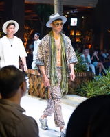 Agung review photo