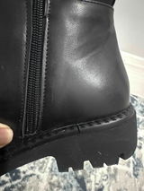 V** K** review photo