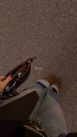 D** U** review photo