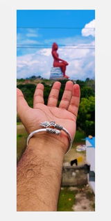 Manvendra review photo