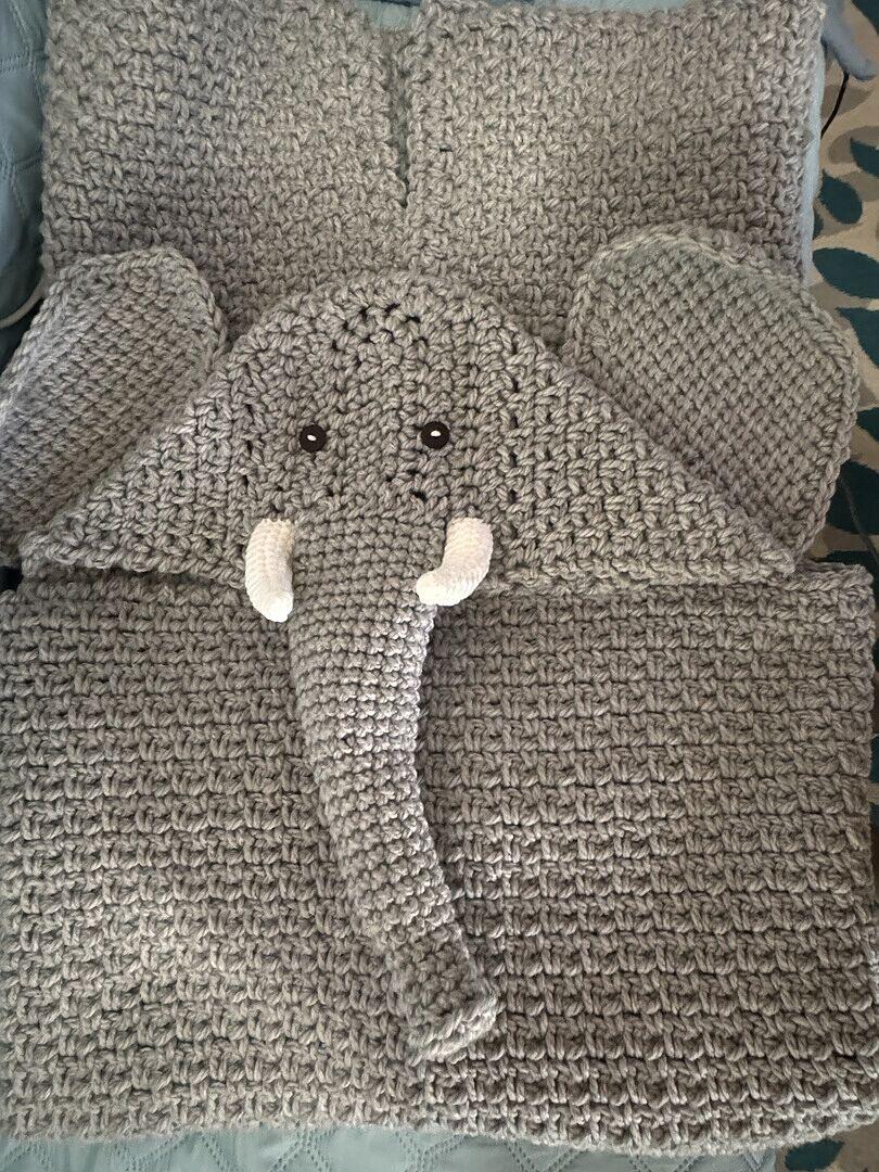 Hooded Elephant Blanket – Mary Maxim