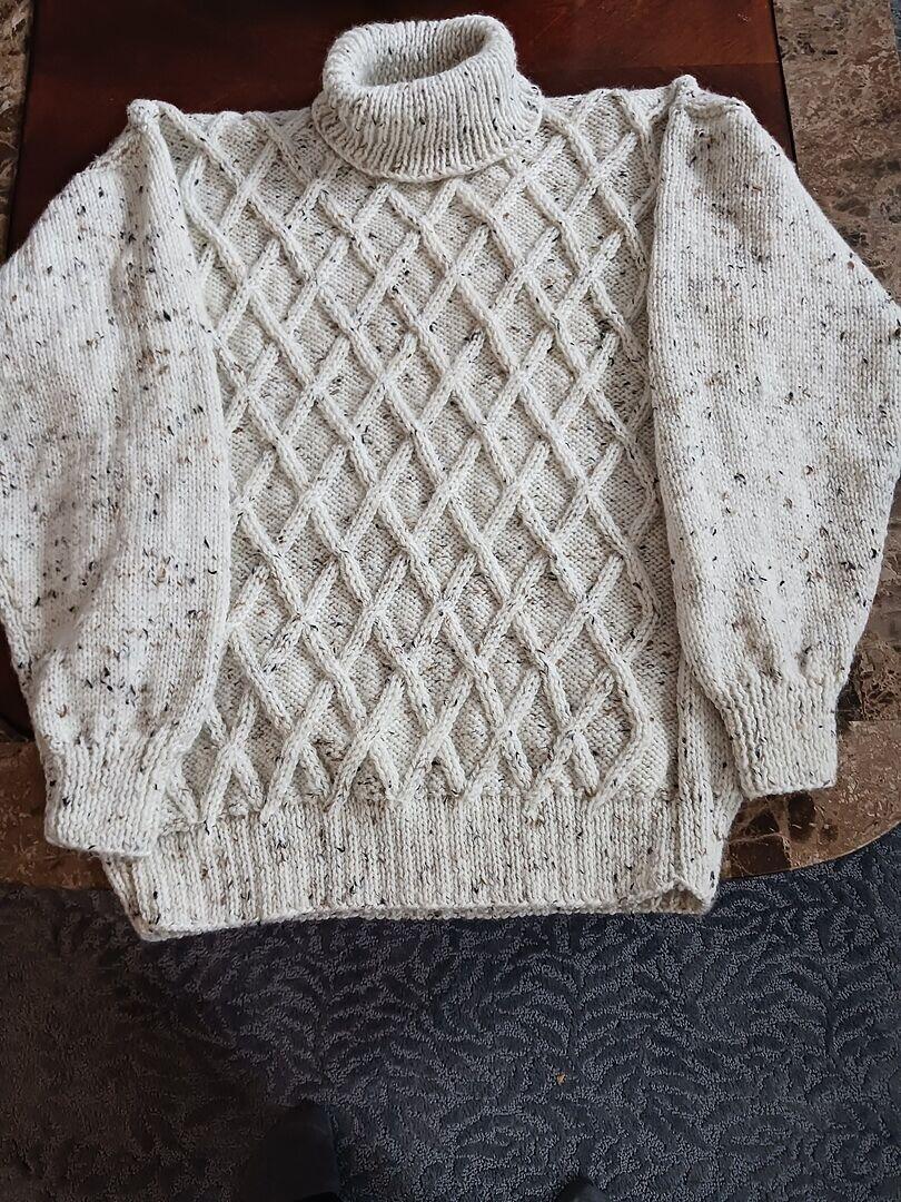 Diamond Sweater – Mary Maxim