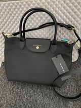 J. review photo