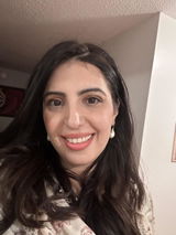Amna Maqbool review photo