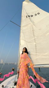Aditi Sen review photo