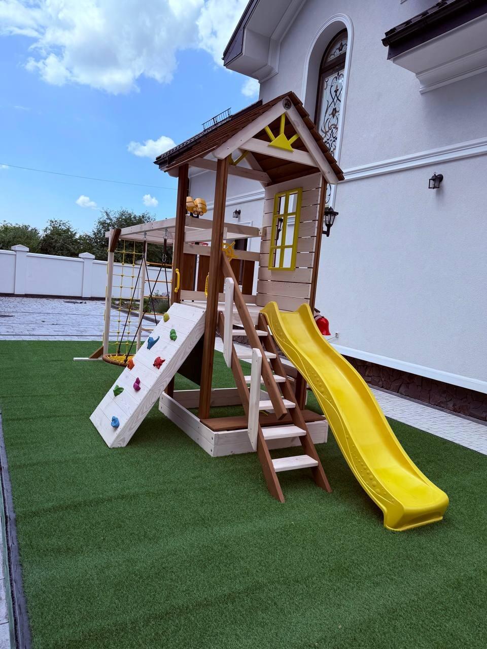 Merry Yard MaxPlay Kids Playhouse