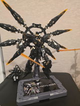 H review photo