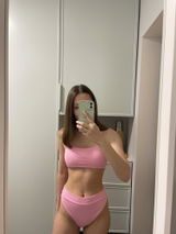 Aneta review photo