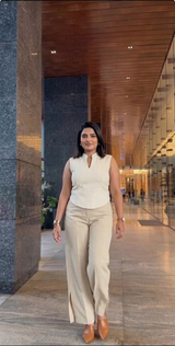 Meena Jadhav review photo