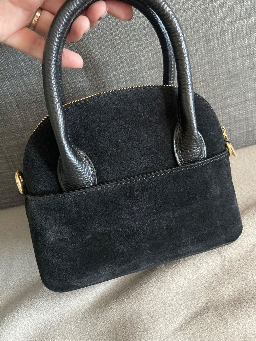 Emma Mini Veloursleder Schwarz – Kundenfoto