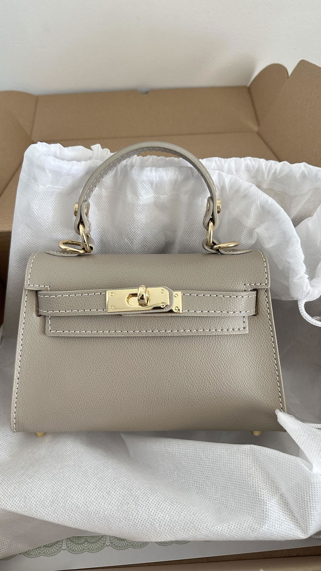 Lina Mini — Light Taupe – Kundenfoto
