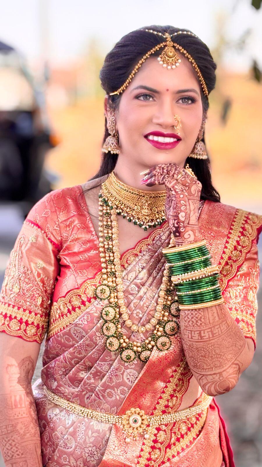 Jyoti Prashant Devane Rupsangam Beauty Parlour review photo