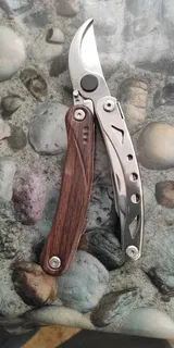 S. review photo
