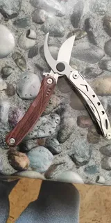 S. review photo