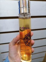 Valeska J. review photo