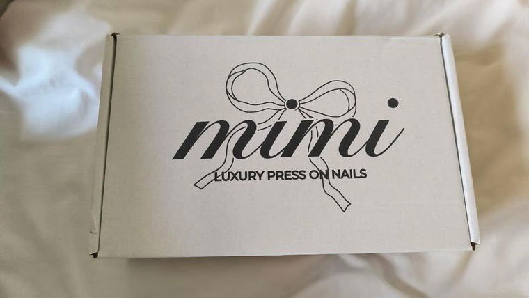 Avis de Marine — Pink Shiny, press-on nails Mimi