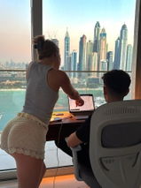 لارا ل. review photo