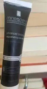 B** İ. review photo