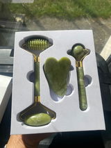 Dominique review photo