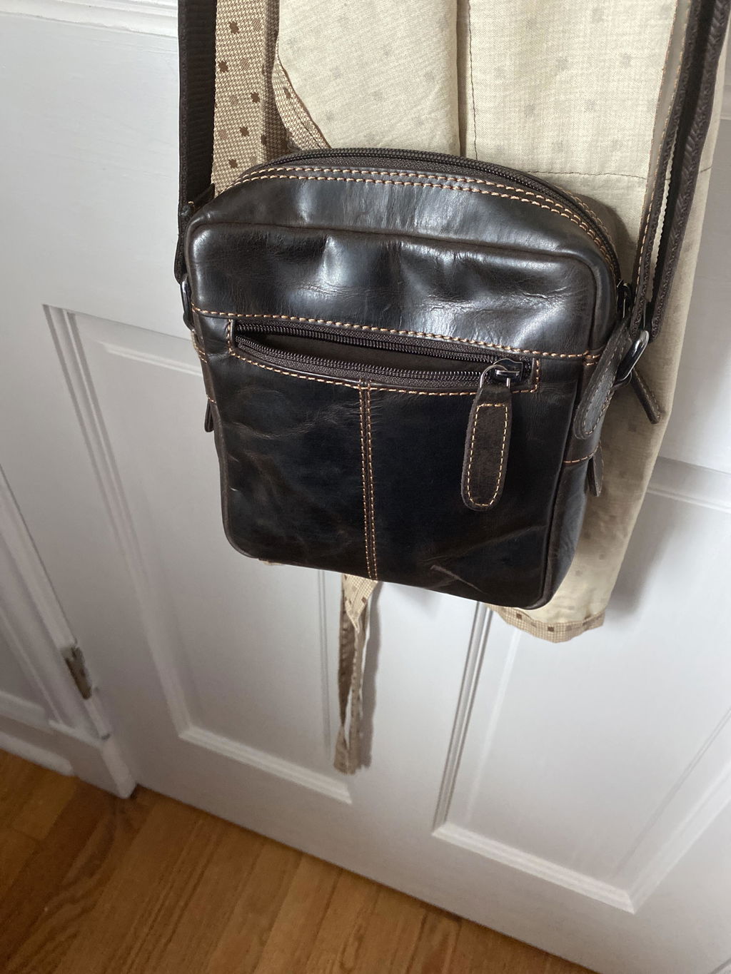 Cove Leather Crossbody Bag in Brown