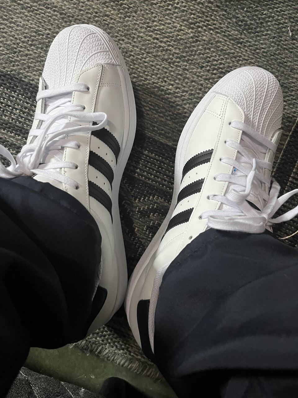 Tênis Adidas Superstar