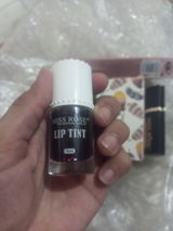 Lips t. review photo