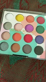 Noreen Moin review photo
