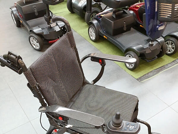 Suriani Adam review photo