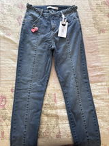 Mônica B. review photo