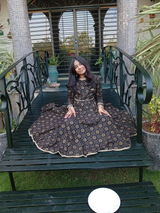 ushna aurangzeb review photo