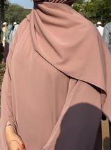 Nabeeha Feeroz review photo