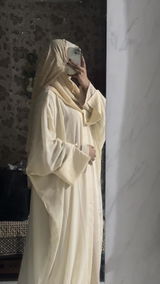 Sanaa Khan review photo