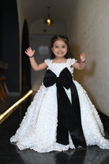 Abhishek review photo