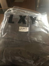 Dee review photo
