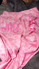 Ariana review photo