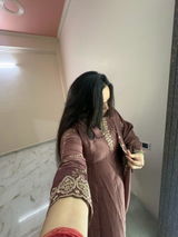 Ishika Rastogi review photo