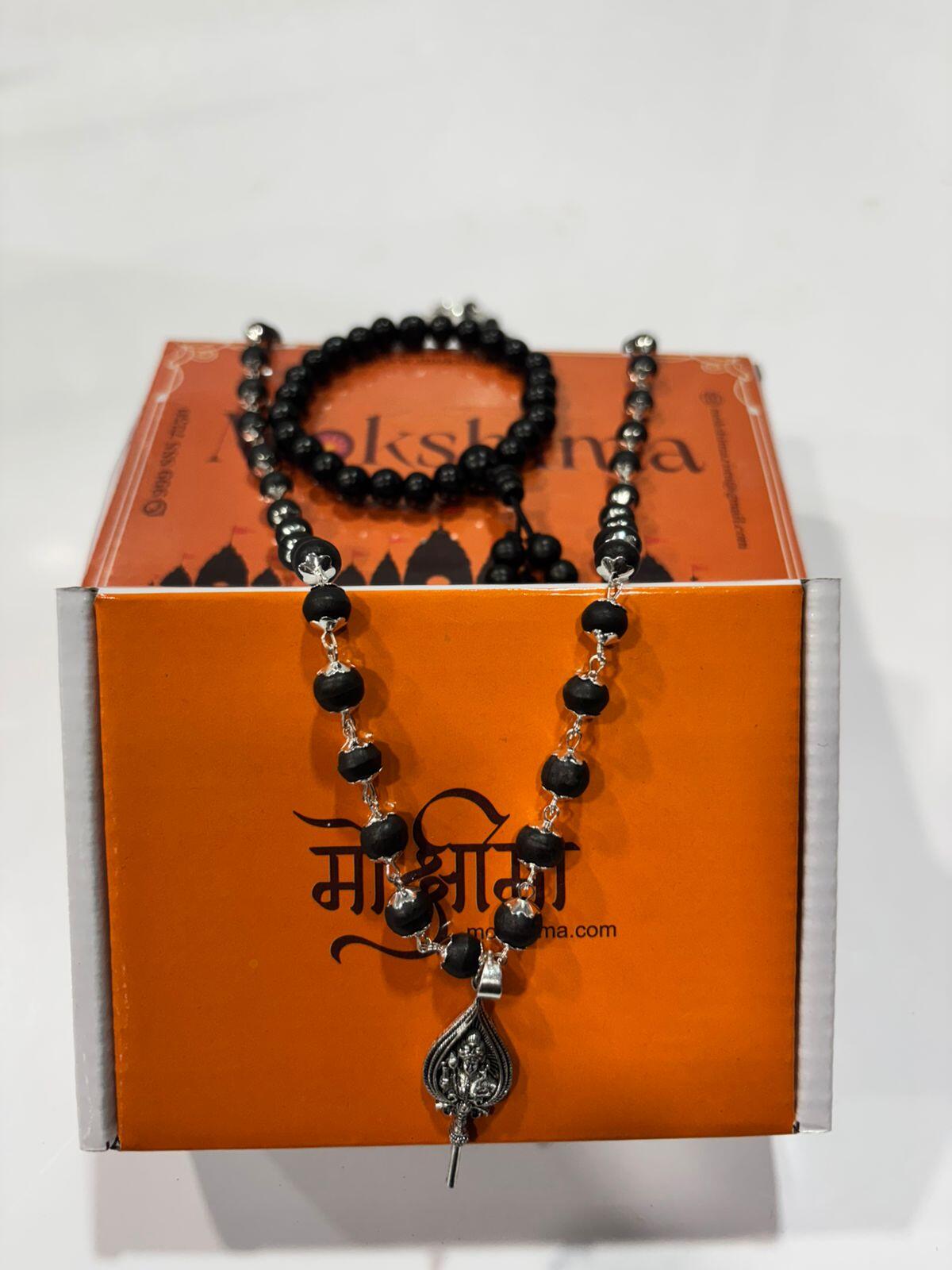 Devansh Shah review photo