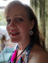 Rosamund James review photo