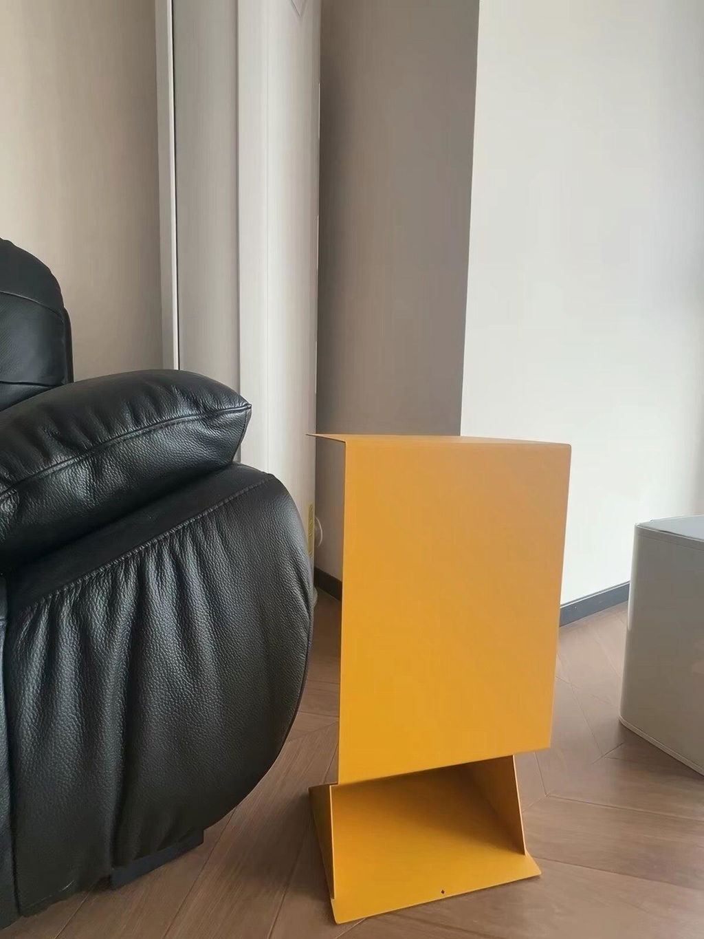 Z-Form Iron Side Table