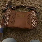 linda review photo