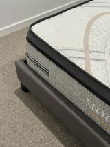 Oscar M. review photo
