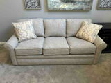 Linda Guinan review photo