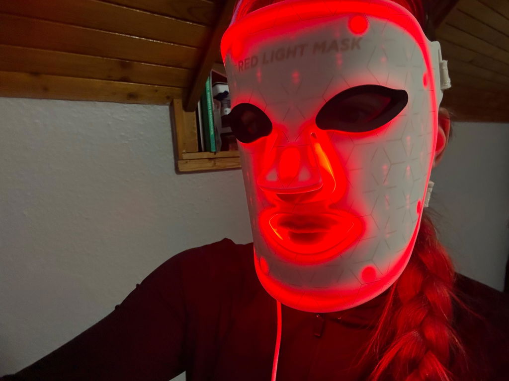 Vásárlói fotó: Red Light Mask