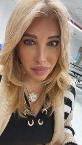 J**o review photo