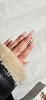 Hayley D review photo