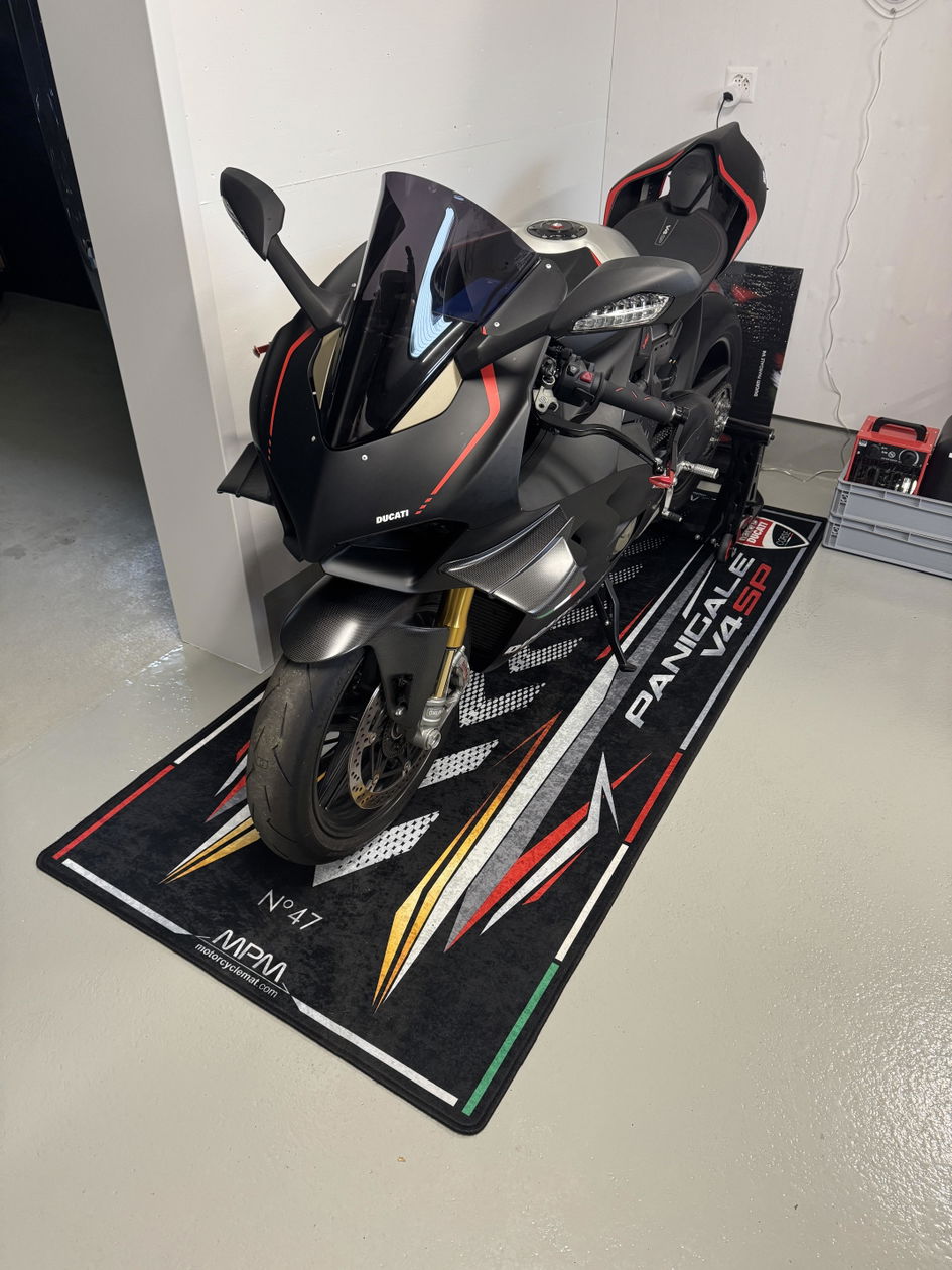 Kawasaki Ninja ZX-10R 2024 Custom Garage & Pit Mat | MM7398