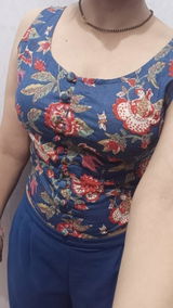 Neha Sharma review photo
