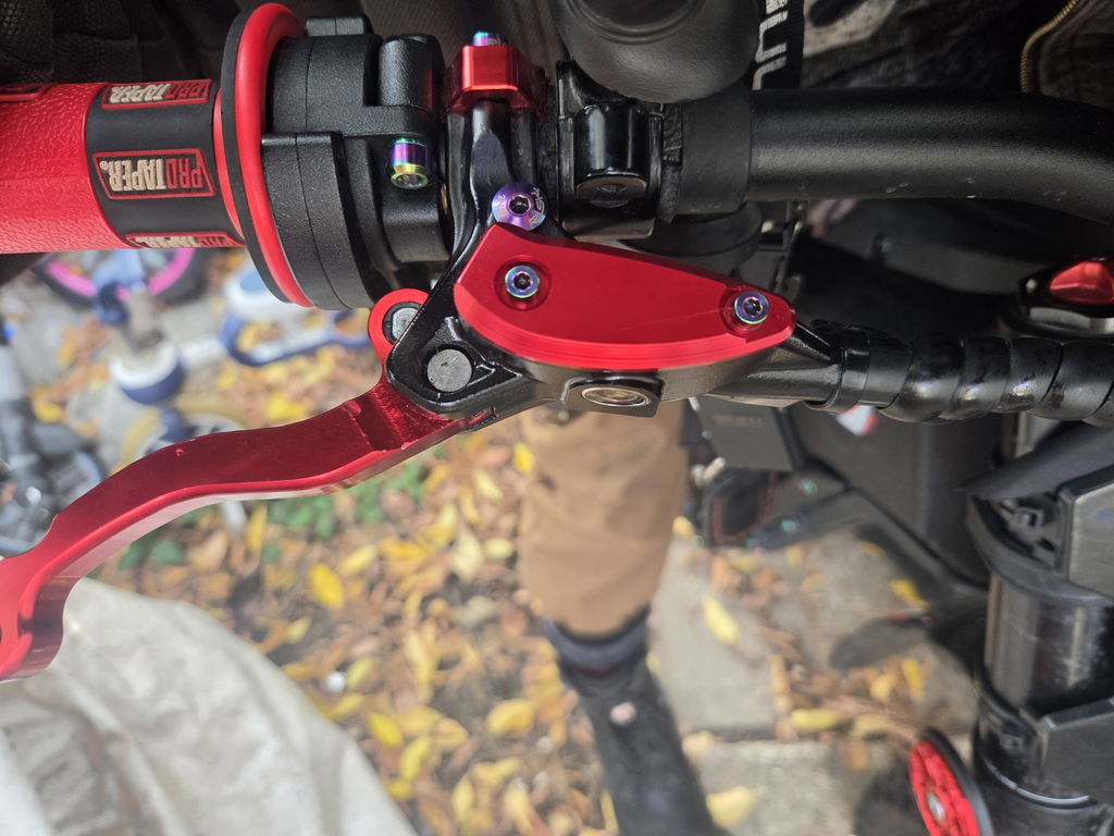 Aluminum Left & Right Brake Reservoir Cap for Talaria XXX / Talaria X3 Pro (XXX Pro) / Talaria Sting / Apollo RFN / Beta Explorer